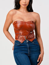 Top de vinipiel y hebillas
