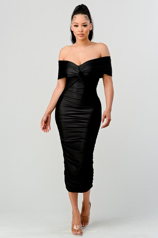 Vestido off shoulder wrap saten
