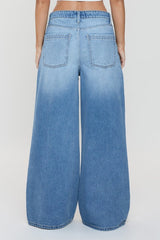 Pantalón de mezclilla corte baggy