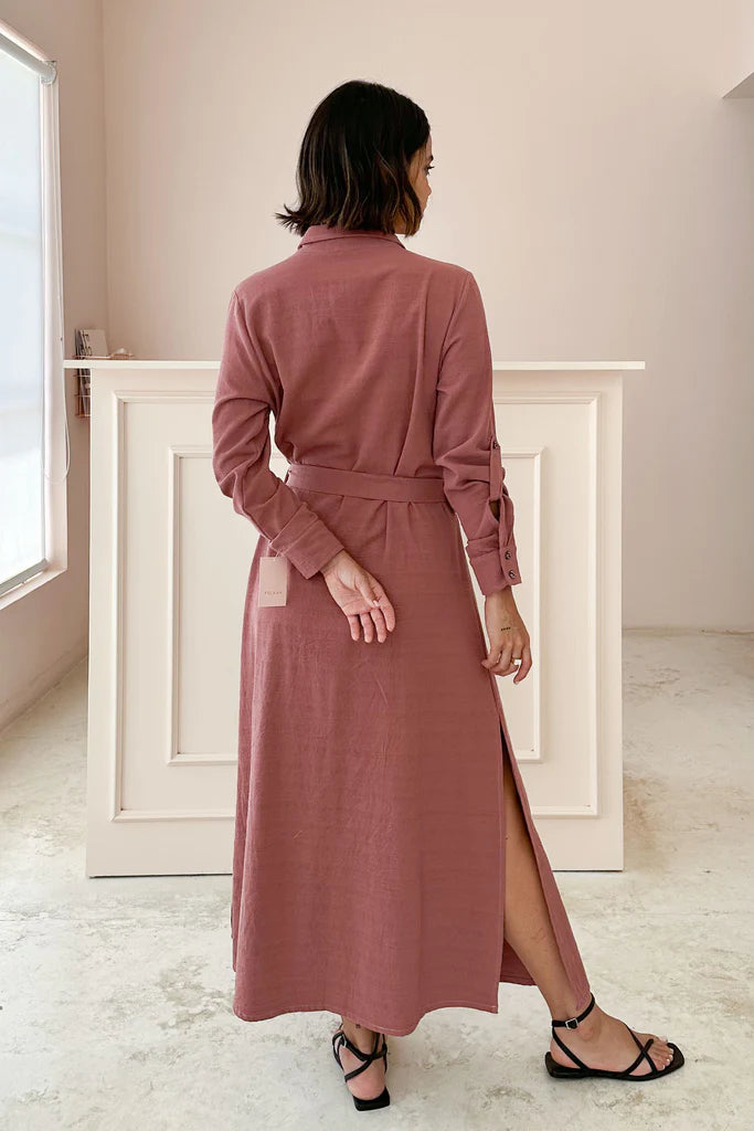 Vestido camisero con cinto