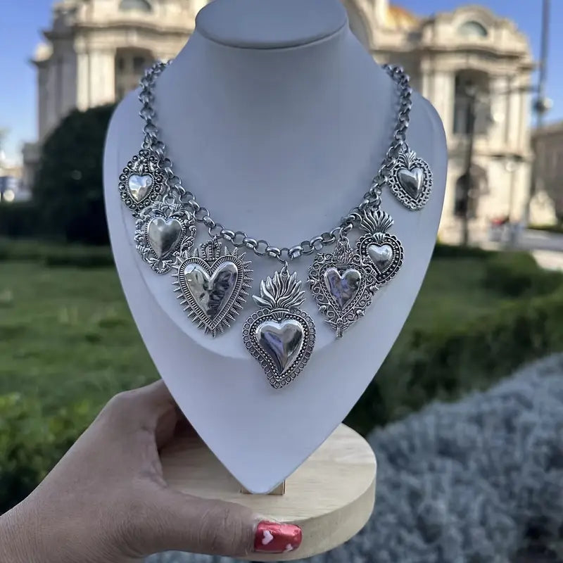 Collar de corazones
