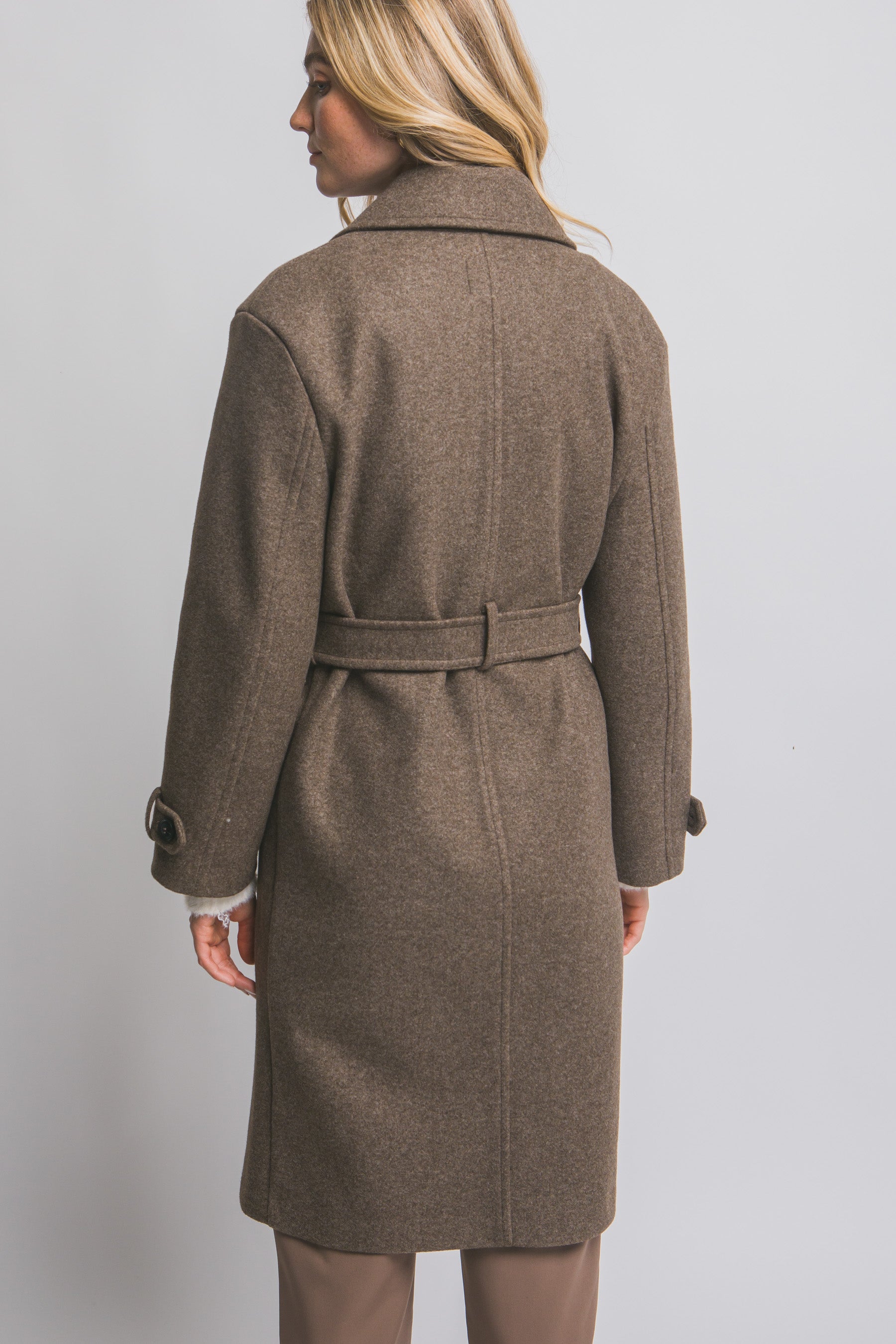 Abrigo largo con 4 botones