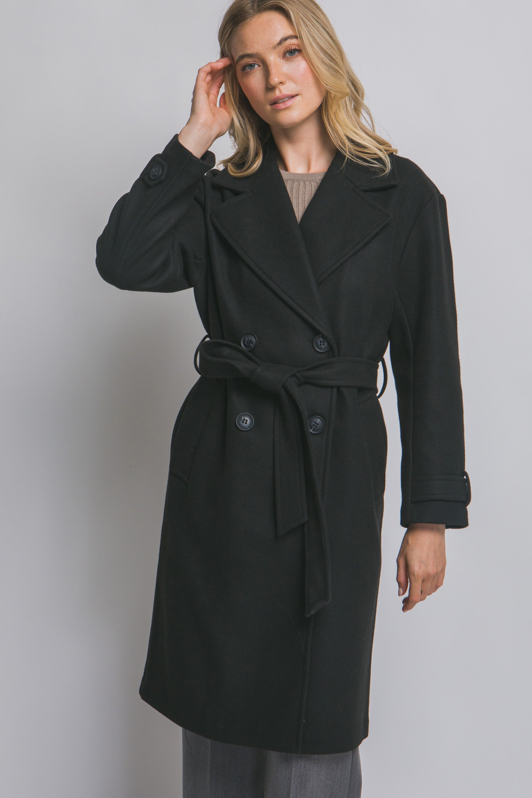 Abrigo largo con 4 botones