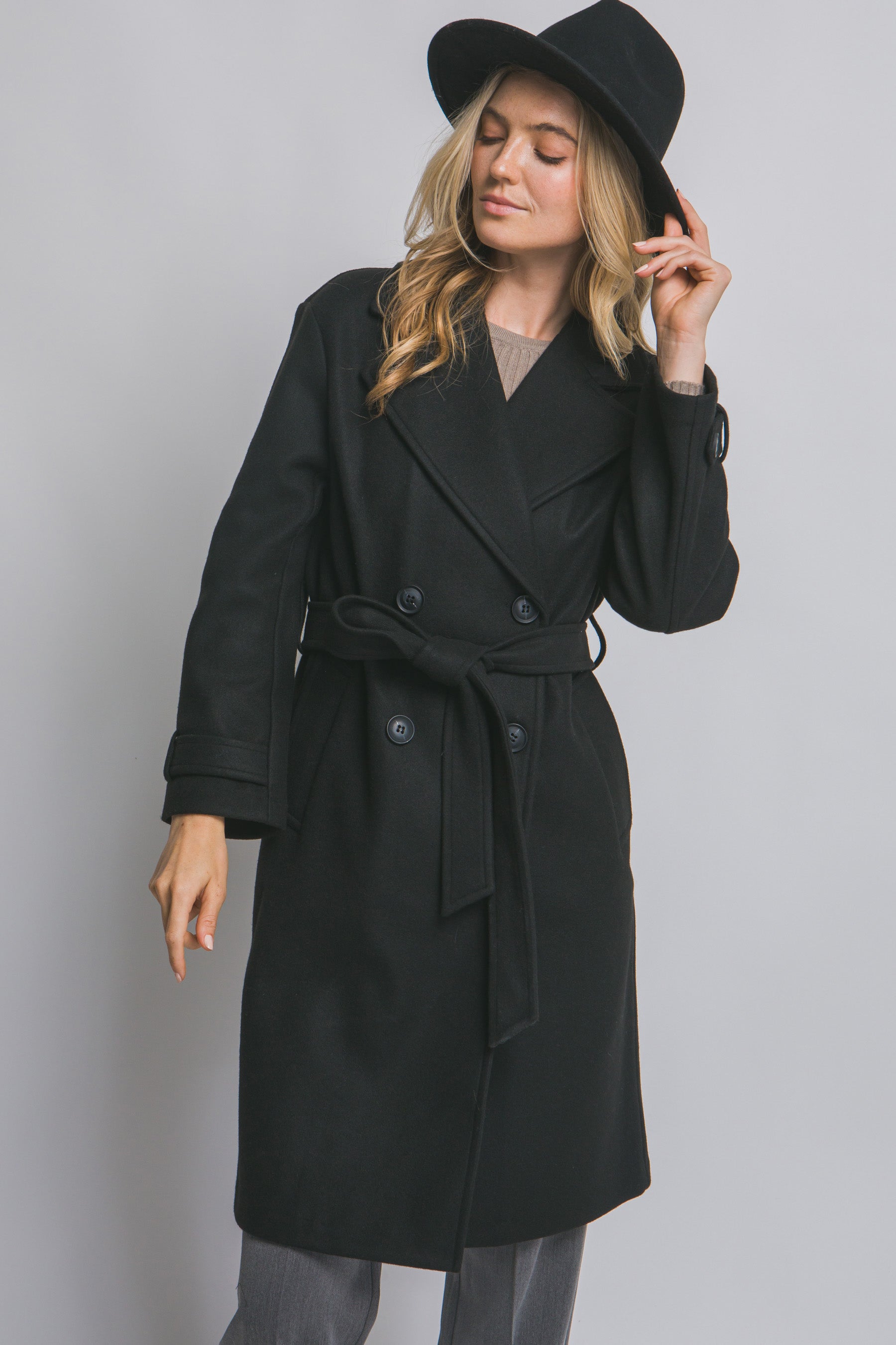 Abrigo largo con 4 botones