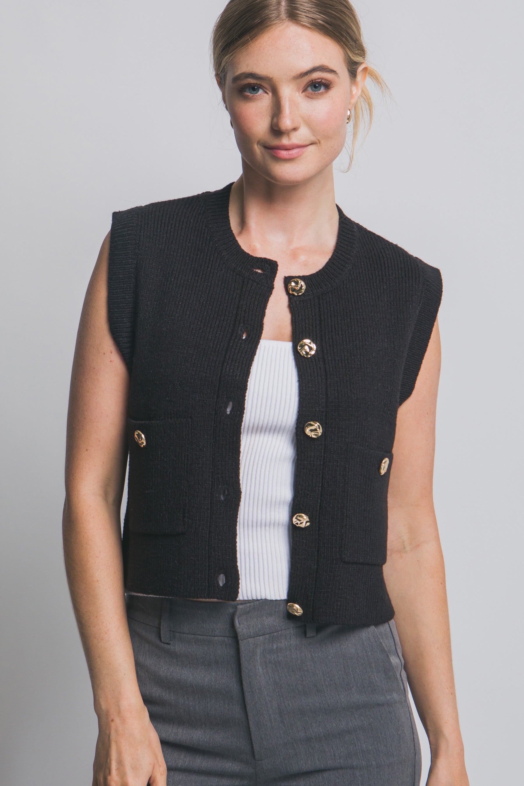 Chaleco tejido botones dorados