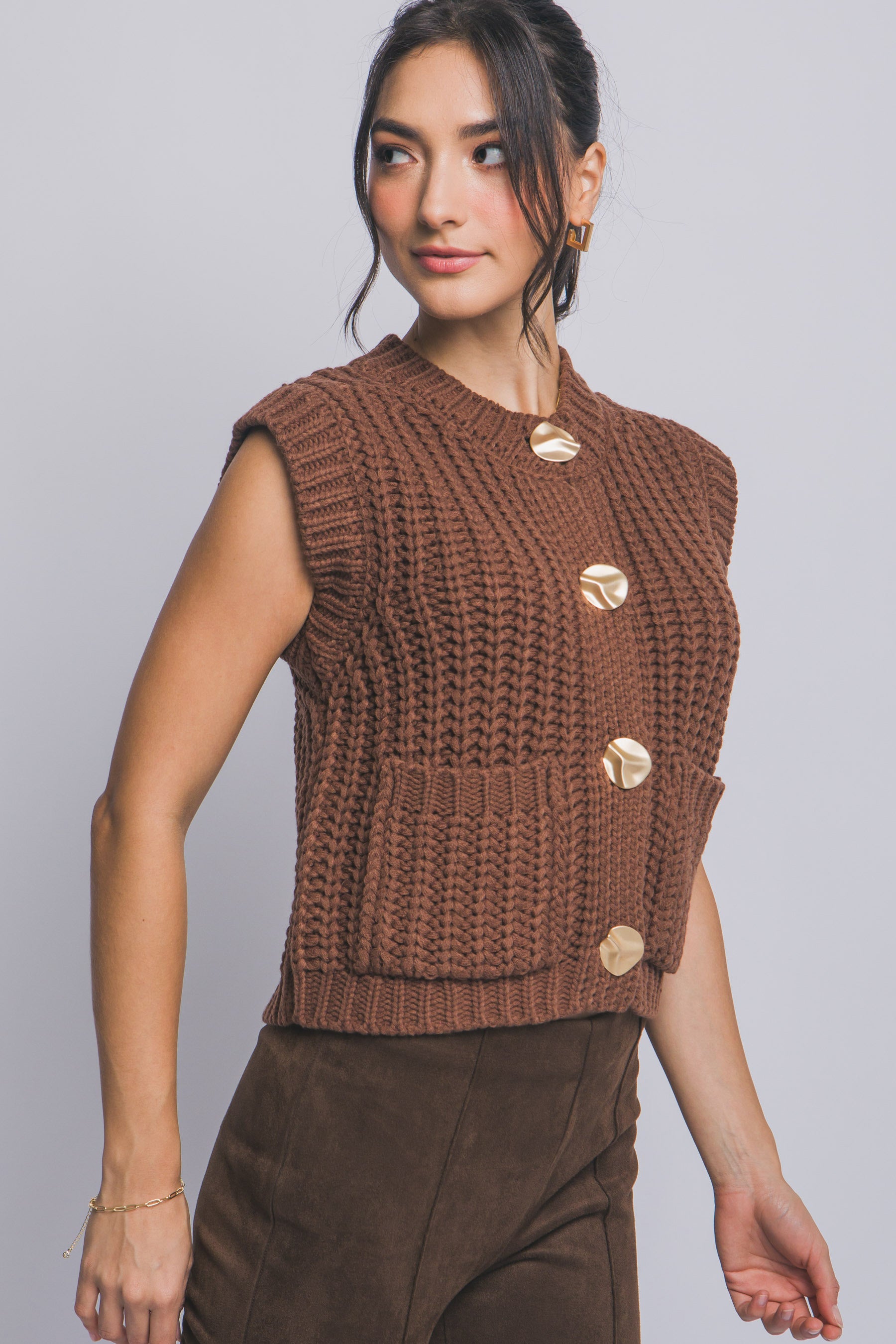 CHALECO DE ESTAMBRE CON BOTONES