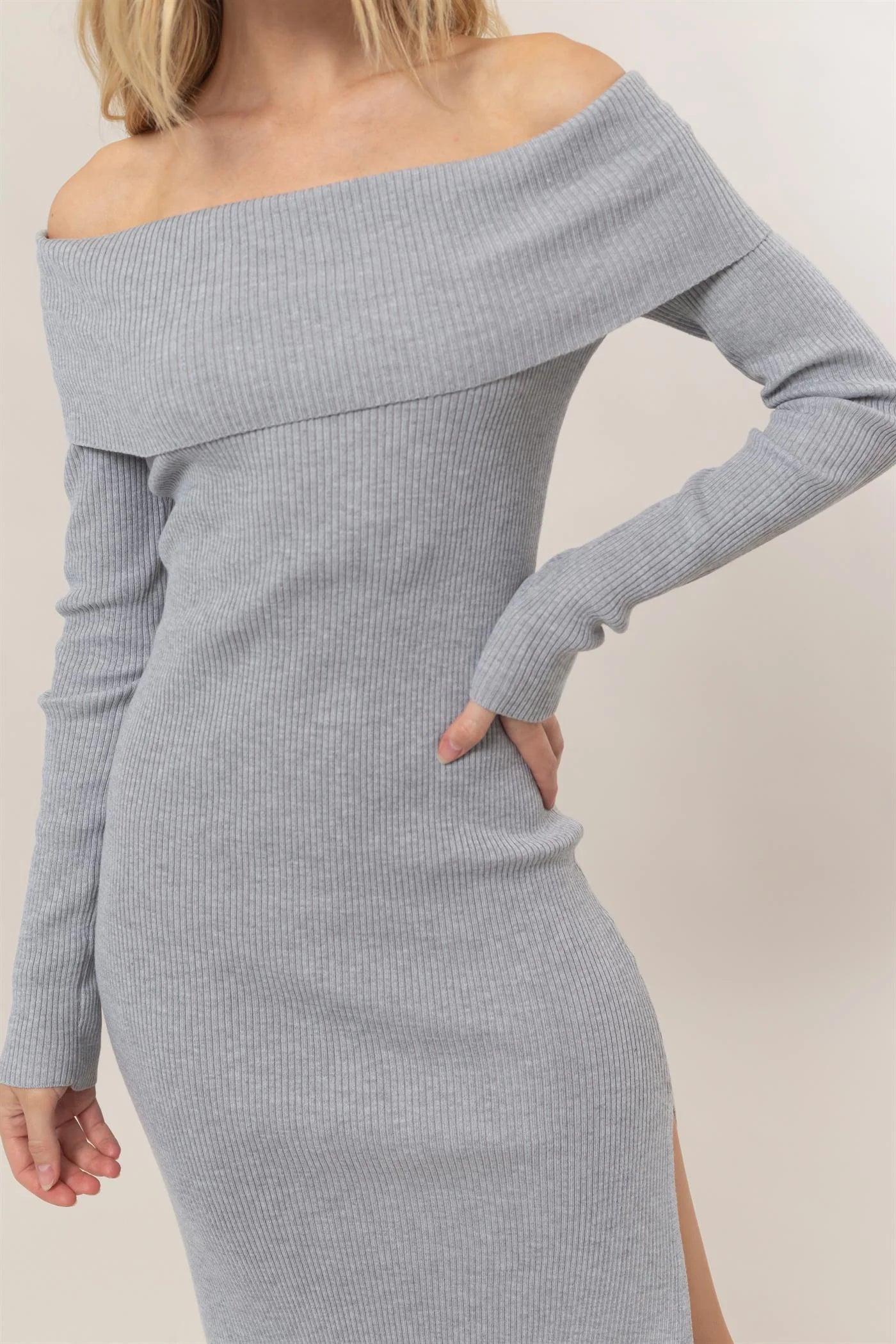 Vestido off-shoulder de punto