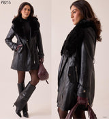 Abrigo vinil cuello de peluche