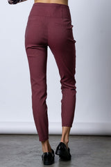Pantalón con textura  tiro alto