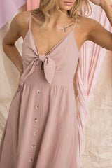 Vestido midi con moño enfrente